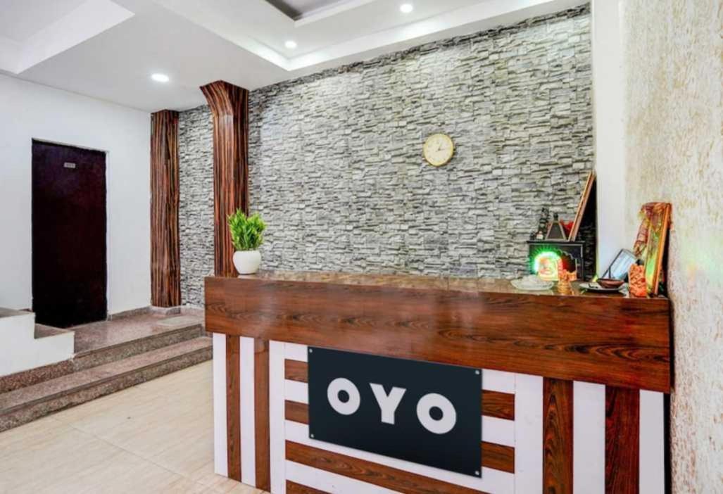 Hotel O Anshu B&B Нью-Дели Экстерьер фото