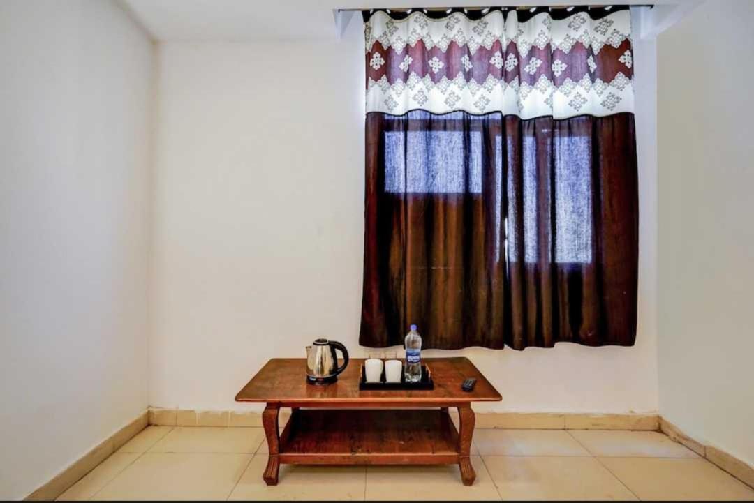 Hotel O Anshu B&B Нью-Дели Экстерьер фото